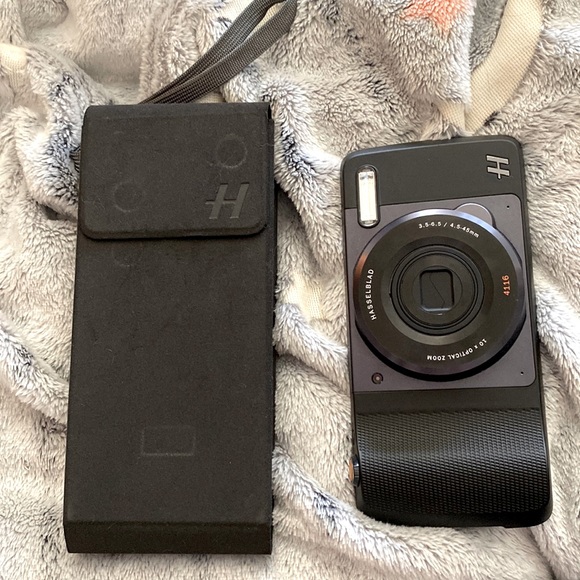 Motorola Moto Mod, Hasselblad True Zoom